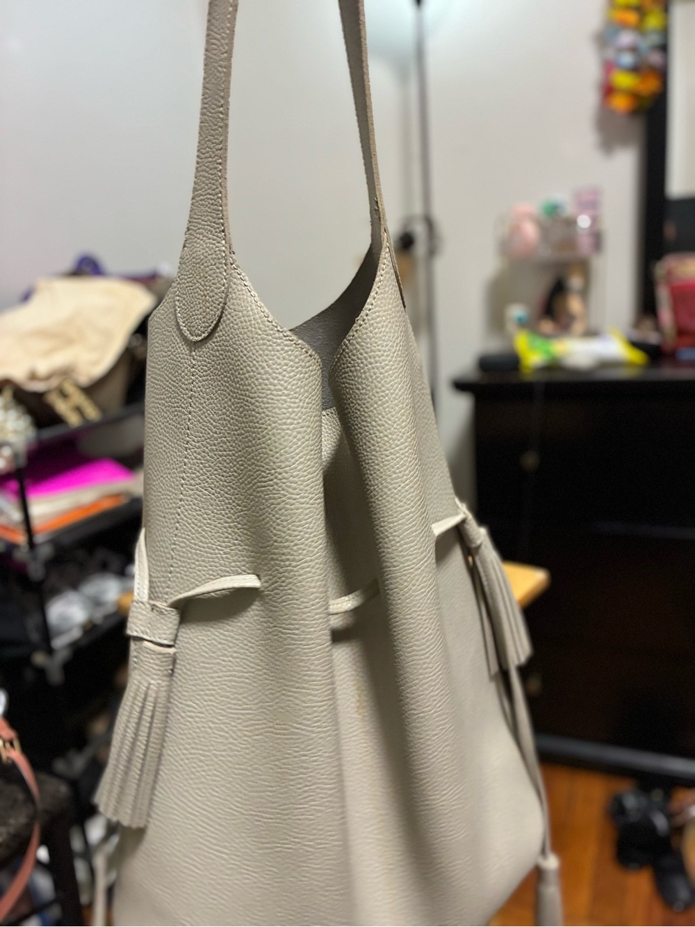 Elegant Cream Tote Bag with Tassel Detail - Picture 1 of 3